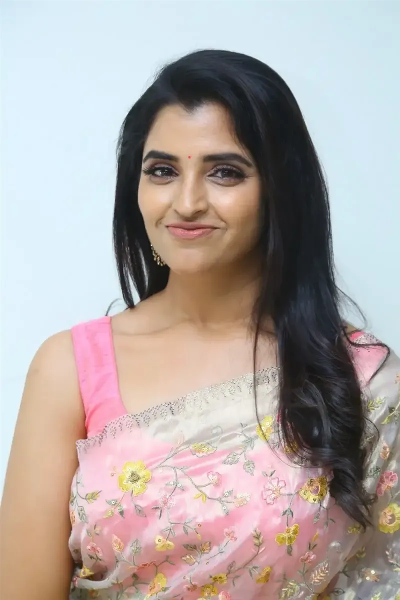 Anchor Shyamala in Pink Saree at Mayapetika Movie Pre Release Event